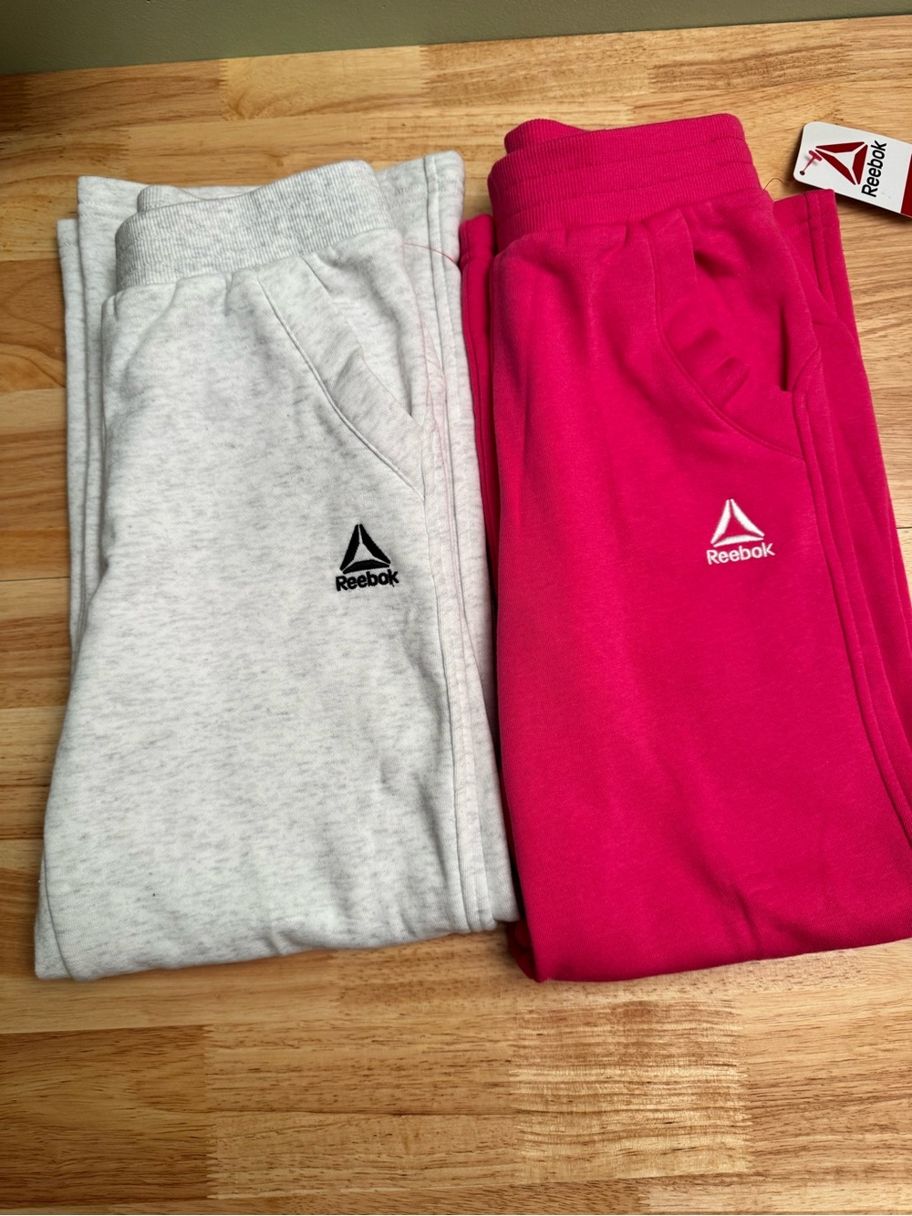 Reebok Kids Two-Pack Joggers in Hot Pink and Light Gray size 7/8